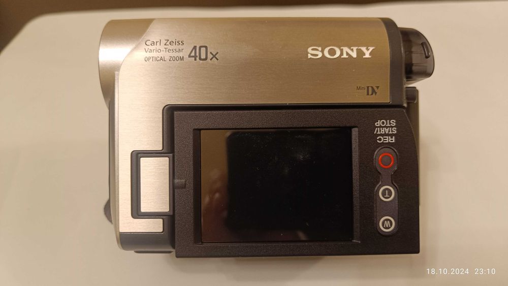 Продавам видеокамера Sony DCR-HC-45R