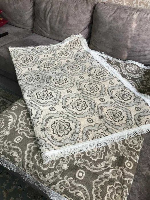 красивые покрывала, 2штуки.