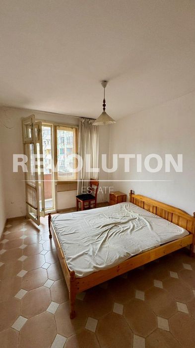 Тристаен апартамент в кв. Кършияка/ С възможност за гараж!