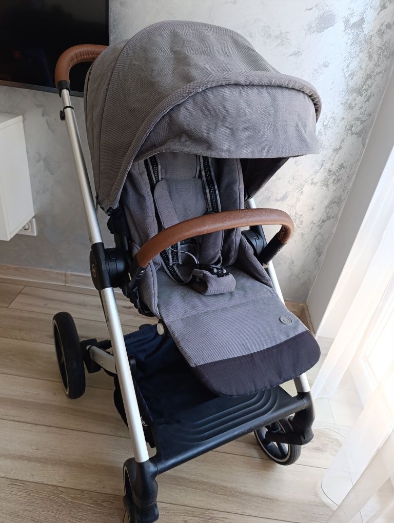 Cybex Balios S Lux 2 в 1 SLV сребриста рама Soho Grey