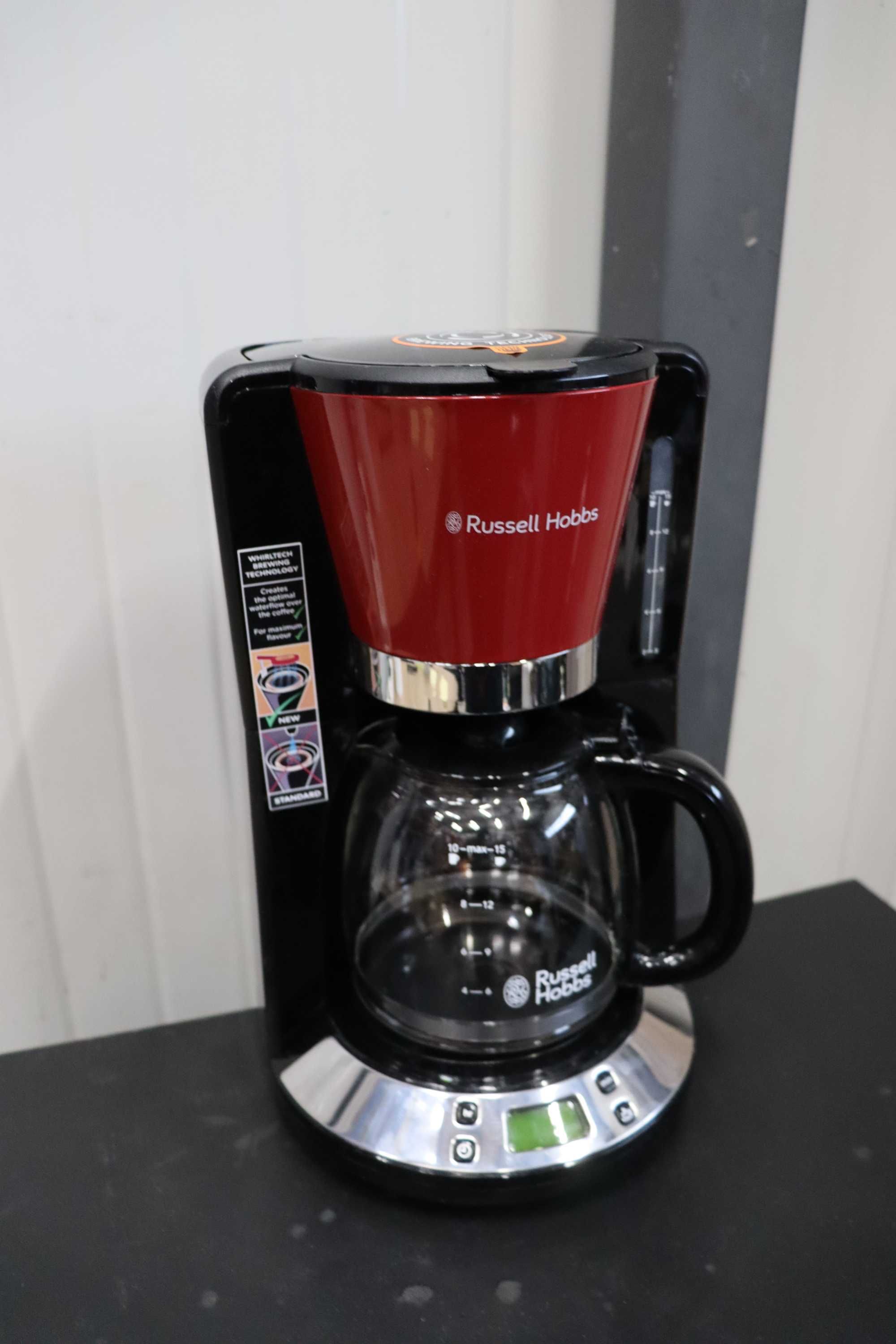Шварц Кафемашина Russell Hobbs Digital Glass Victoria 1.25L, 1100W