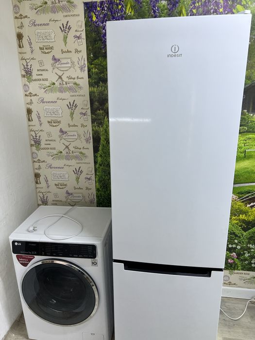 Продам Холодильник Машинку