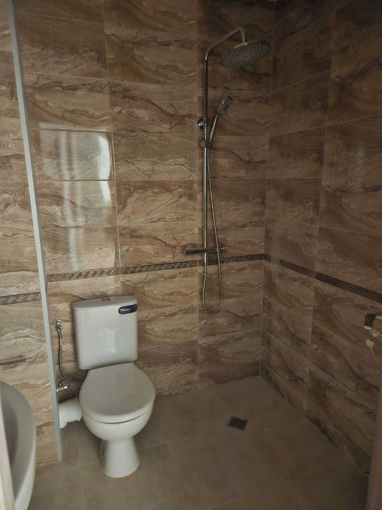 Дава се под наем Двустаен апартамент в Пловдив, Остромила - 65 кв.м за 425 € - Снимка #1