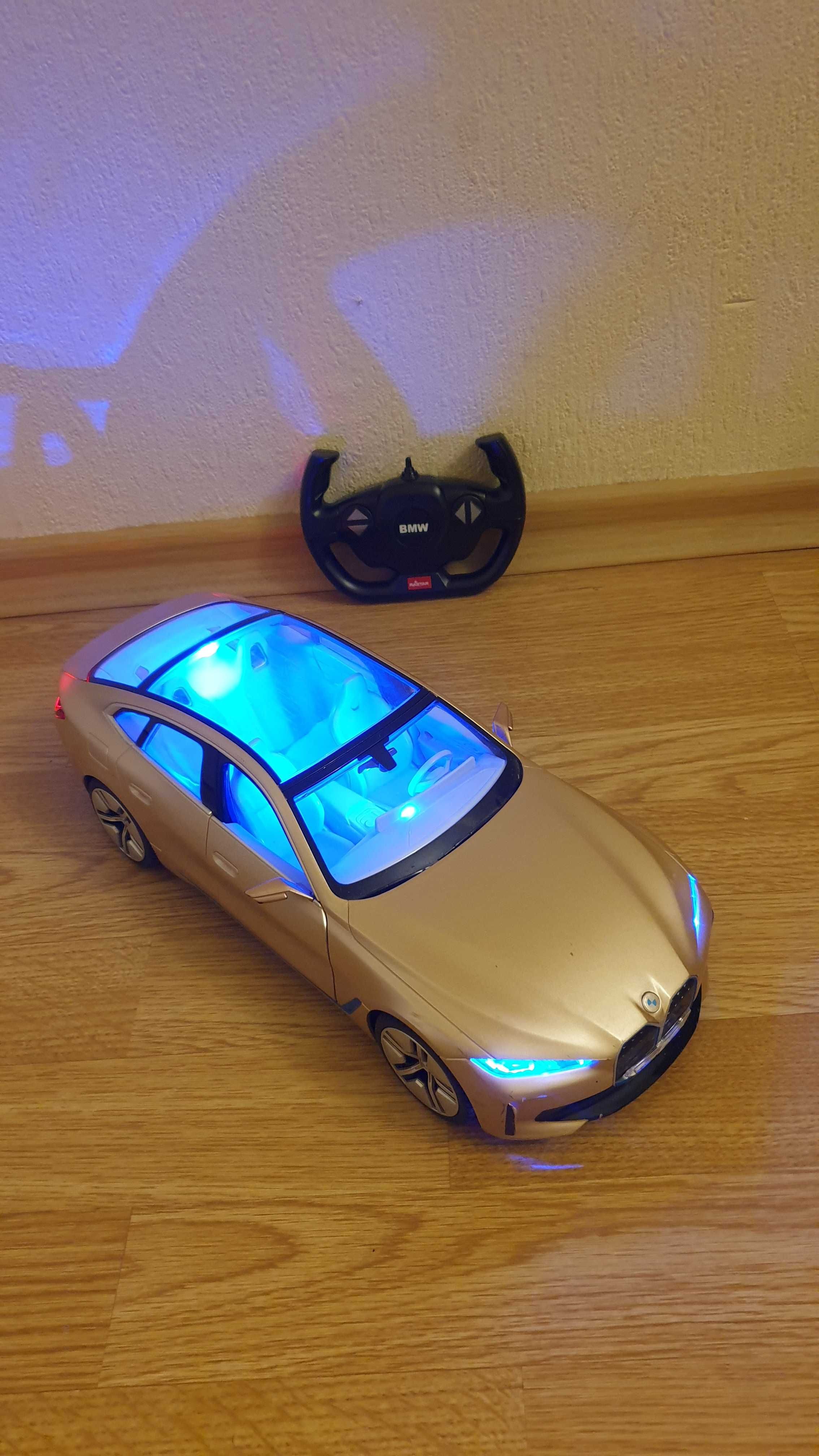 Детска кола BMW, дистанционно управление, със светещи фарове, с кутия