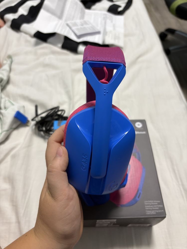 Продавам слушалки Logitech G435 blue
