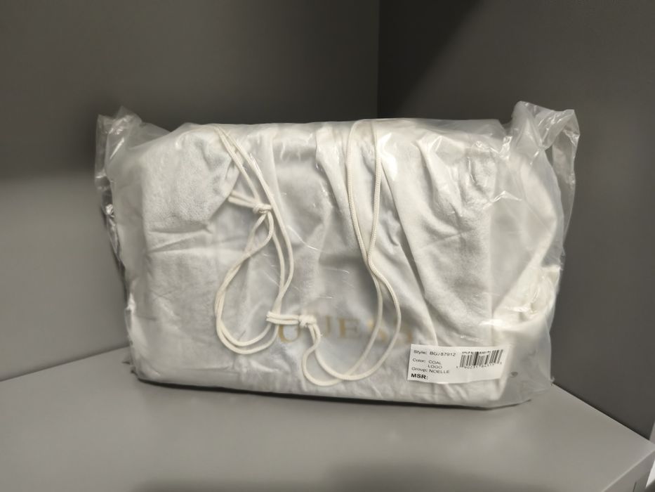 Нова оригинална дамска чанта Guess