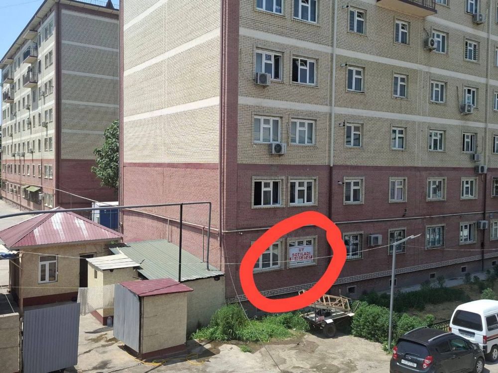 Нотурар учун мўлжалланган квартира сотилади