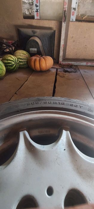 Диск с зимными шинами