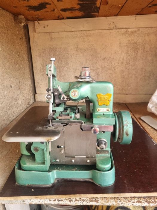 Машинка швейная  Оверлок