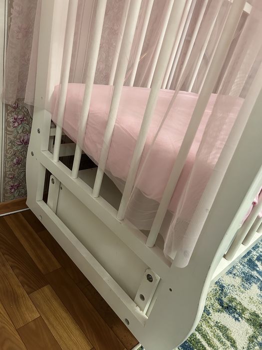 Манеж качалка в хорошем состояние