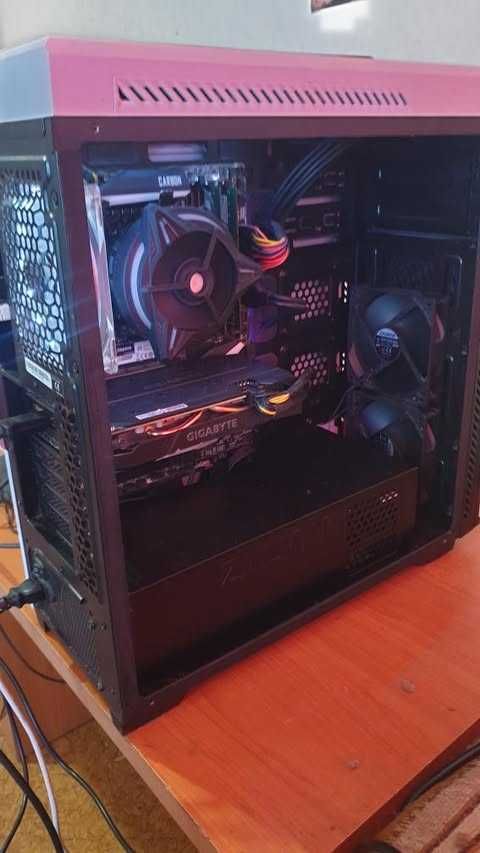 Геймърски компютър RTX 2060, i5, NVMe,16 RAM - готов за игра