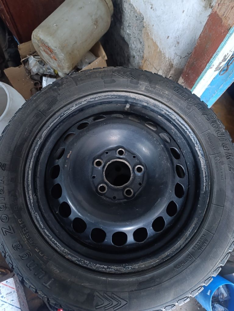Продам комплект колес