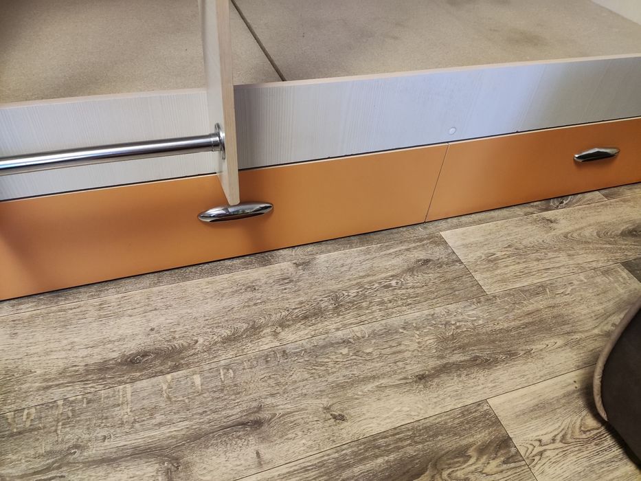 Двухъярусная кровать