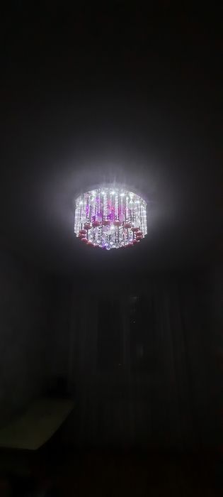 Продам крутую, красивую люстру с разными подсветками