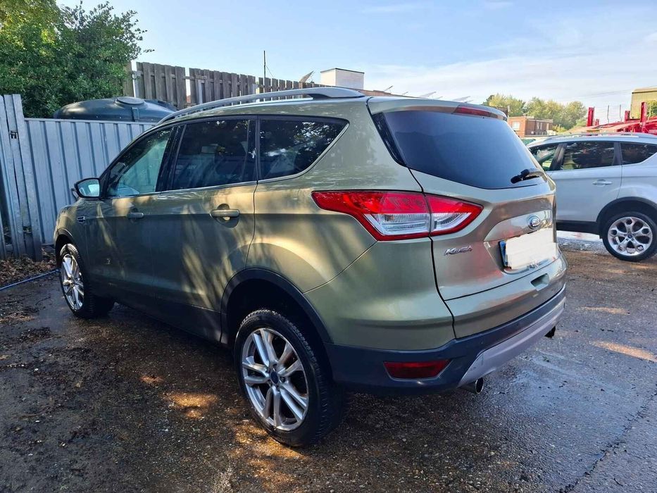 Bara fata cu spalatori de faruri Ford Kuga 2013 SUV Verde