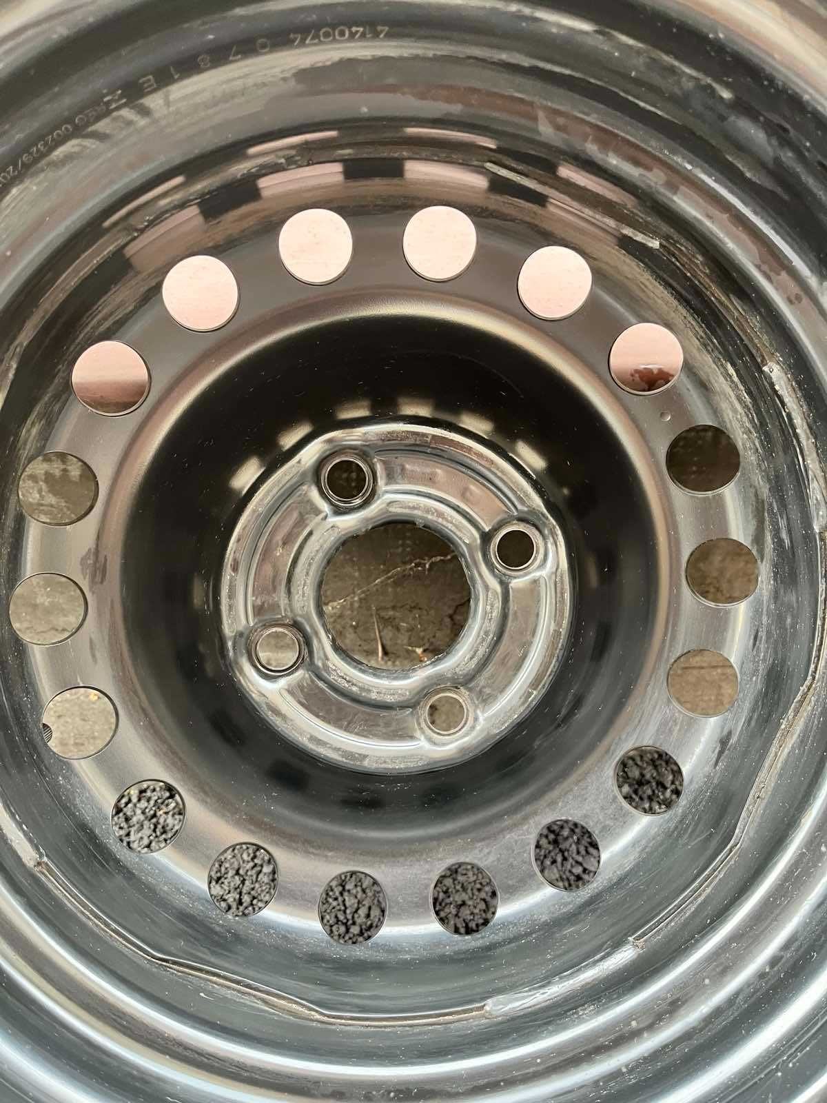 Джанти със зимни гуми 175/70 14 VW AG фолксваген 4бр