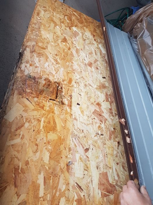 Vând 4 foi tablă maro 2m×1,25