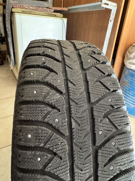 Шина Bridgestone