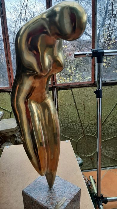 Sculptura bronz soclu marmura