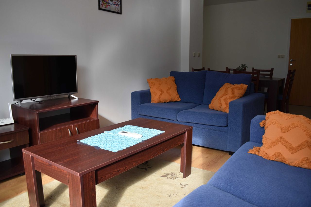 Дава се под наем Тристаен апартамент в Банско - 102 кв.м за 500 € - Снимка #3