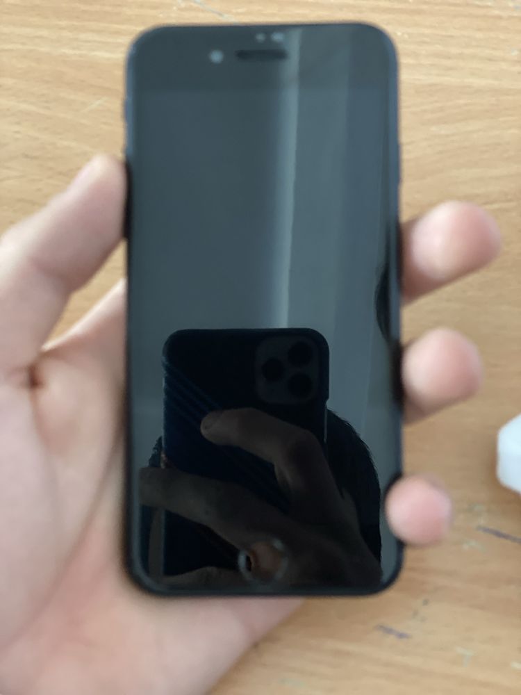 Iphone se 2020 sotiladi 64 gb 75 %llllllllllllllllllllllllllllllllllll