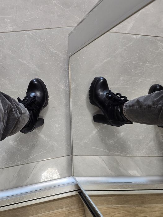 Дамски кожени боти