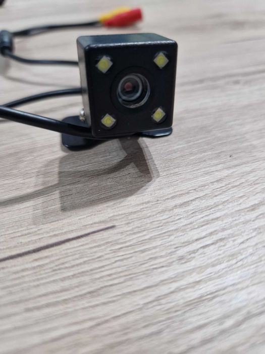 Продавам мултимедия