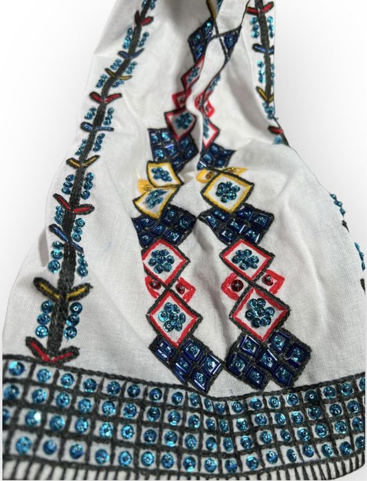 Ie traditională cusută manual NOUĂ marimea M/ L