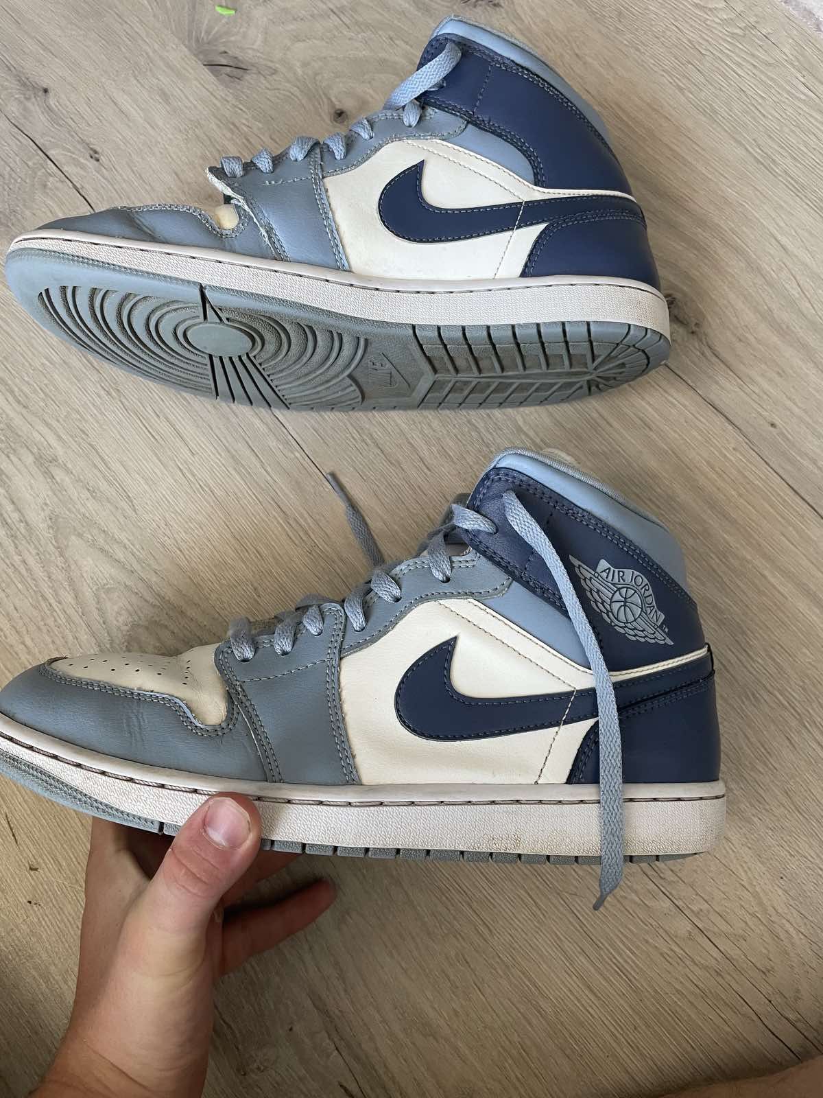 Air Jordan 1 mid