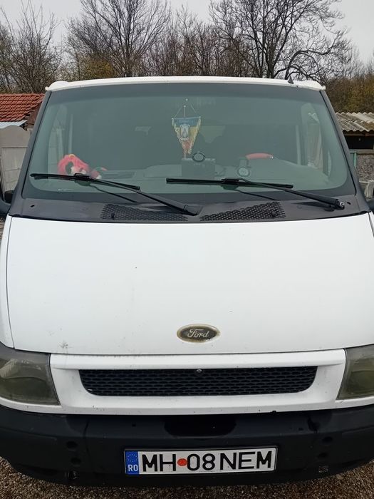 Vând schimb Ford trasit 8+1