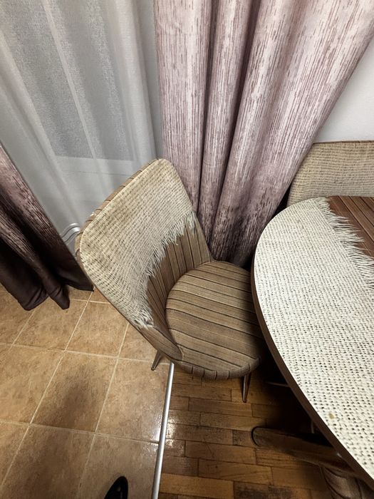 Masa extensibila si 6 scaune