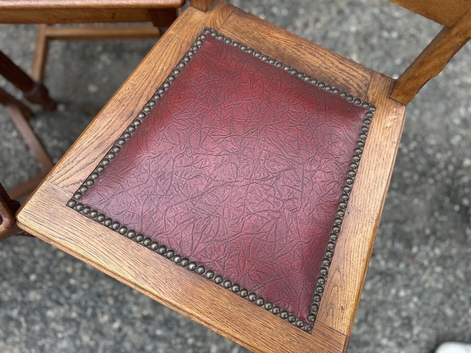 Столове от дъб с дърворезба 3бр.