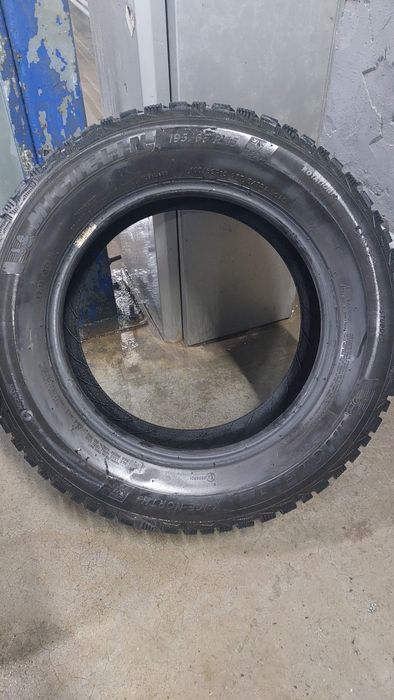 Продам шипованные шины