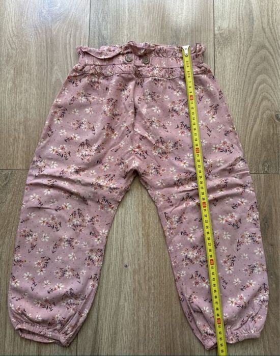 Doi pantaloni Next, 3-4 ani