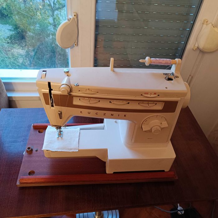 Шевна машина Лучник Финес 884, нова, електрическа