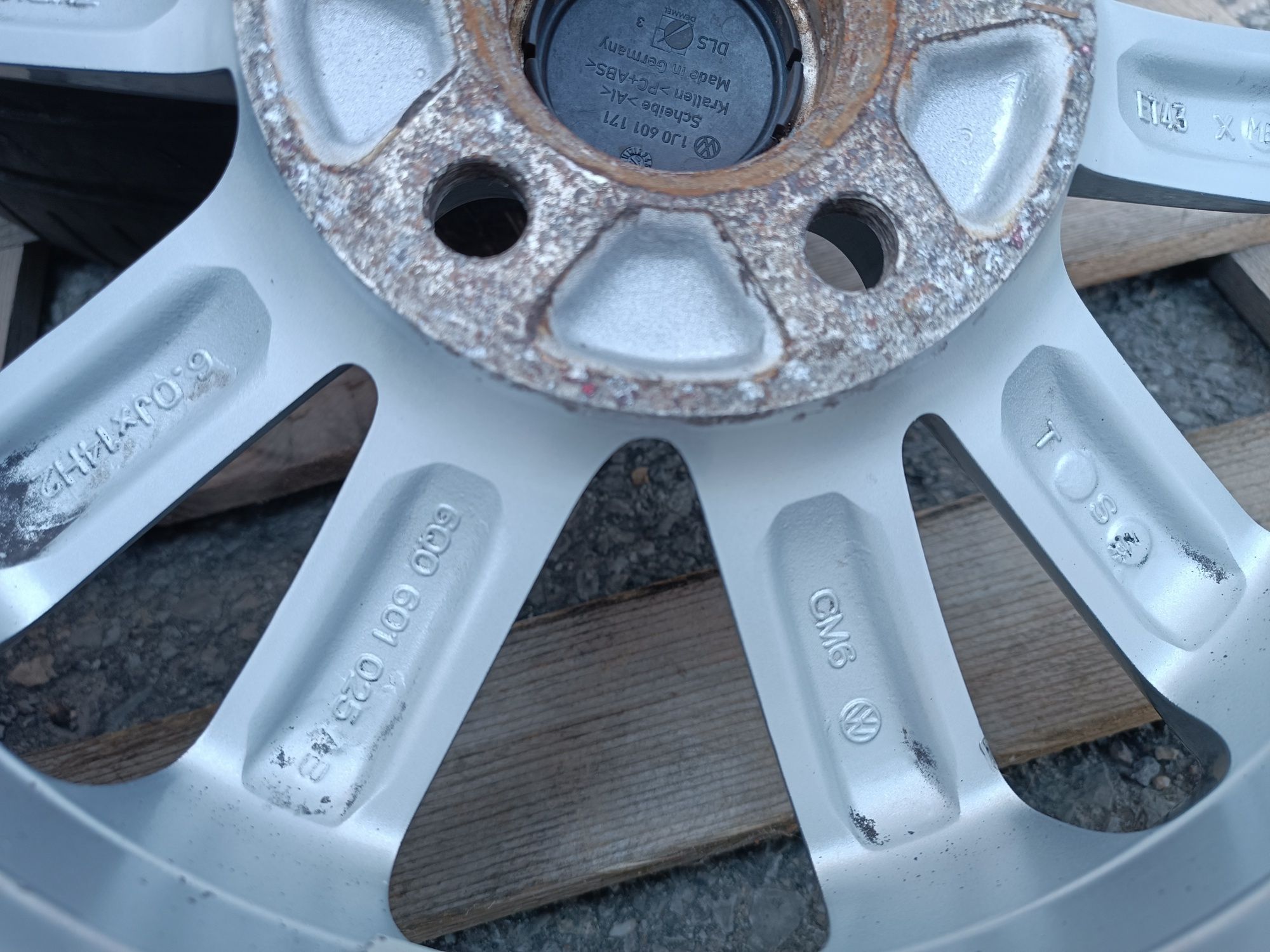 Лети джанти 14ки 5х100 VW + летни гуми 185/60/14 Continental