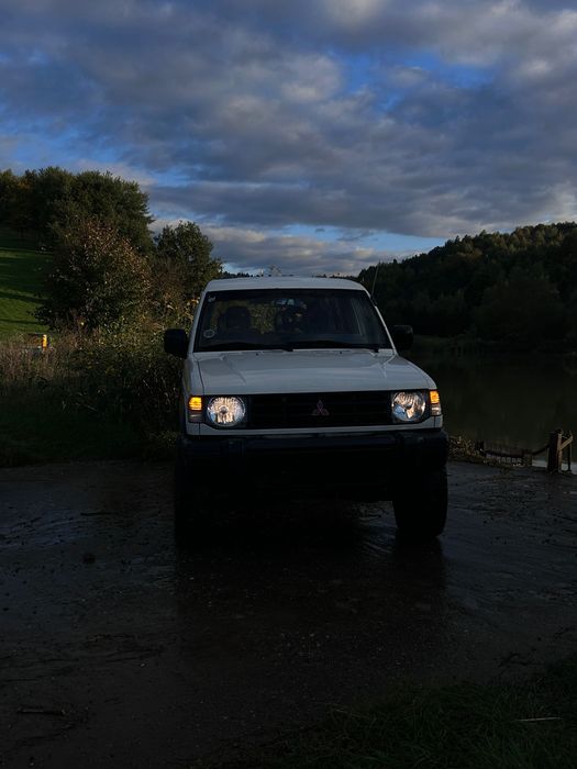 Mitsubishi Pajero 2.5