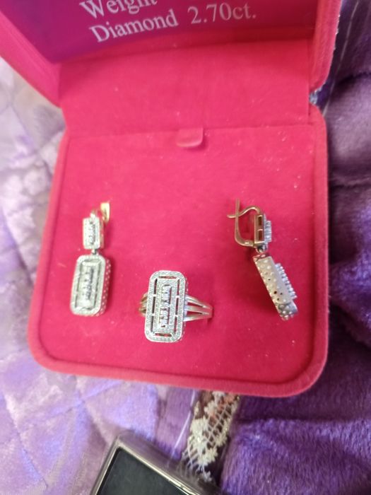 Продам бриллиантовый комплект