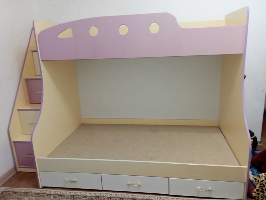 Кровать двухъярусная