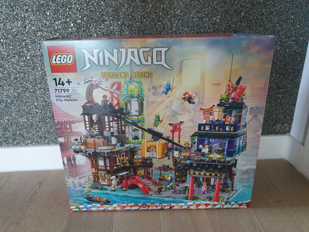 Lego 71799 Ninjago Pietele Orasului
Pietele Orasului
Setul nou, sigila