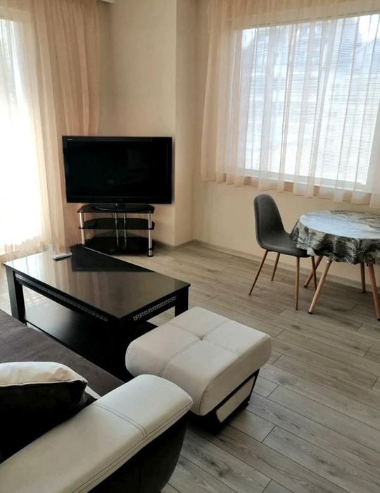 Дава се под наем Двустаен апартамент в Пловдив, Център - 60 кв.м за 500 € - Снимка #2