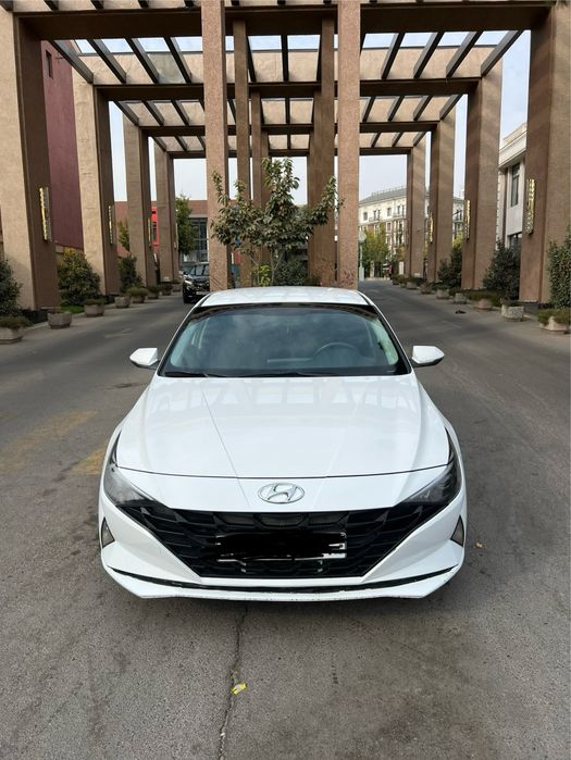 Hyundai elantra 2023 yil