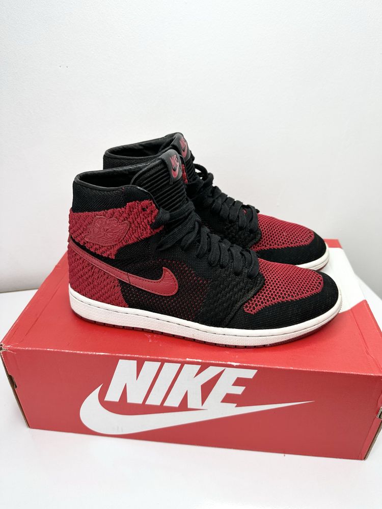 Air Jordan 1 Retro HI Flyknit (41) Маратонки