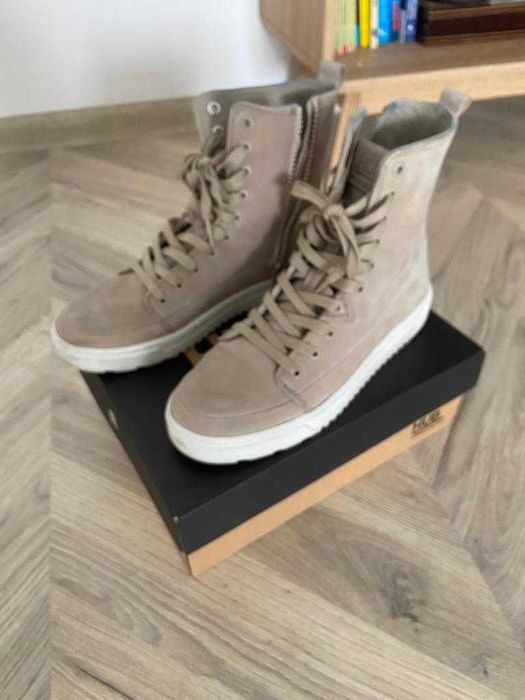 Vand ghete din piele intoarsa crem, 39