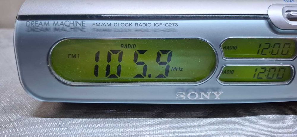 Radio cu ceas FM/AM Sony ICF-C273