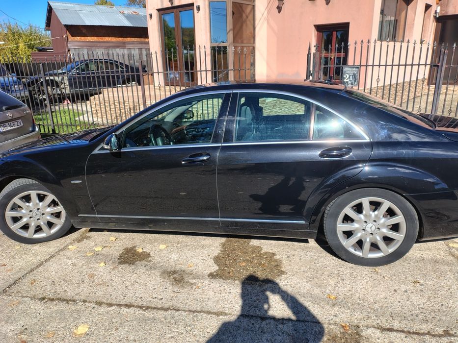 Vând Mercedes S class