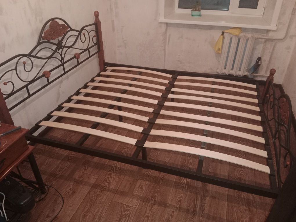 Ппродам двухспальная кровать