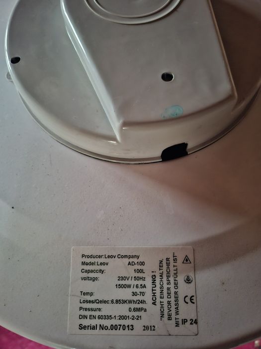 Vând boiler pe curent de 100 litri