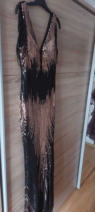 Vand rochite elegante fiecare 200 lei!