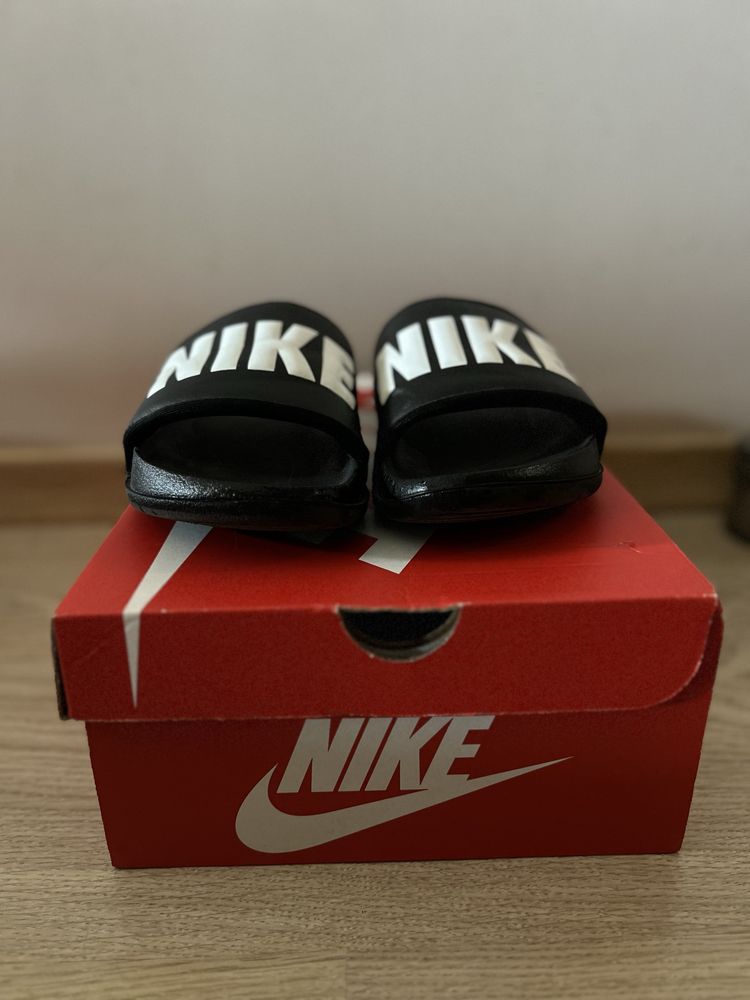 Чехли nike.